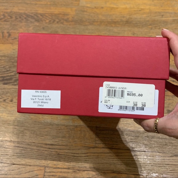 Authentic Valentino Garavani Bow Pump Shoes 38 - Picture 4 of 15